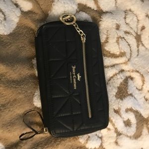 Juicy couture black zipper card wallet